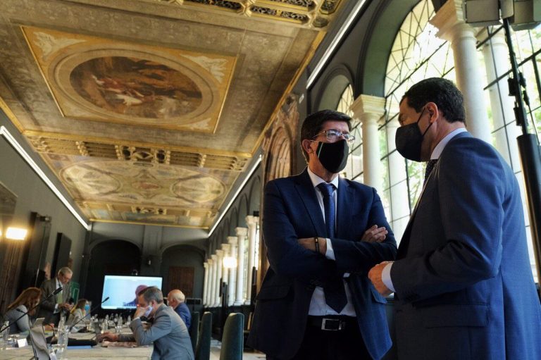Andalucía repartirá mascarillas gratis este miércoles para los mayores de 65