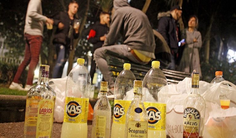Cataluña prohíbe el botellón