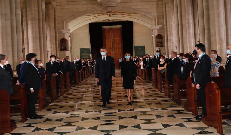Pedro Sánchez no asiste al homenaje por las víctimas COVID-19