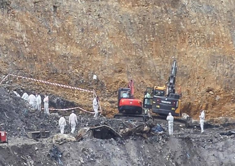 Se hallan los resto óseo de Alberto Sololuze, uno de los trabajadores desaparecidos en el vertedero de Zaldibar.