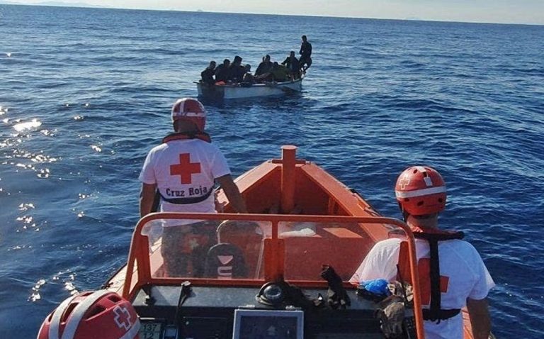 Ocho inmigrantes se dan a la fuga en Cartagena.