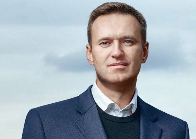 El líder opositor de la Rusia de Putin en coma por un posible envenenamiento.