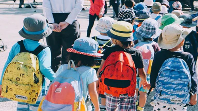 La OMS da recomendaciones para reabrir los colegios e insiste en la importancia de cuidar a los niños