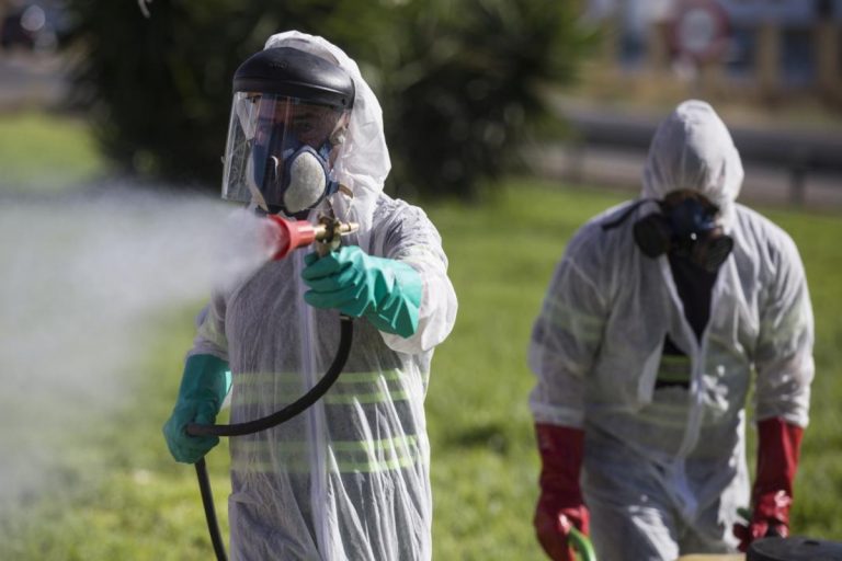 Fumigación en Andalucia para frenar el virus del Nilo