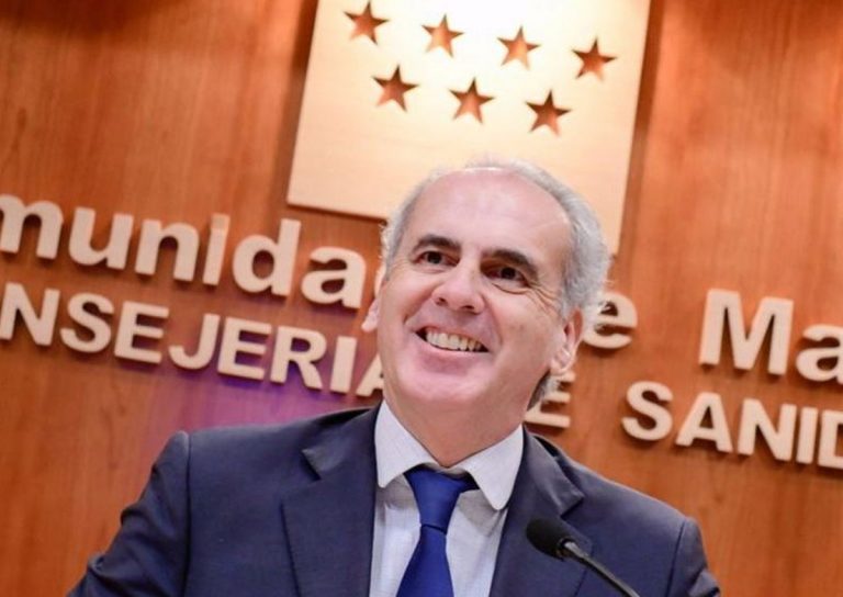 Un médico de Madrid es acusado de emitir certificado falsos para evitar las mascarilla.