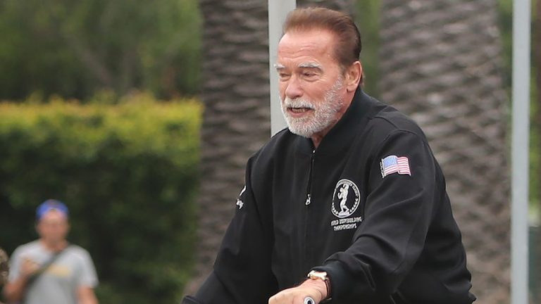 El actor Arnold Schwarzenegger es operado del corazón