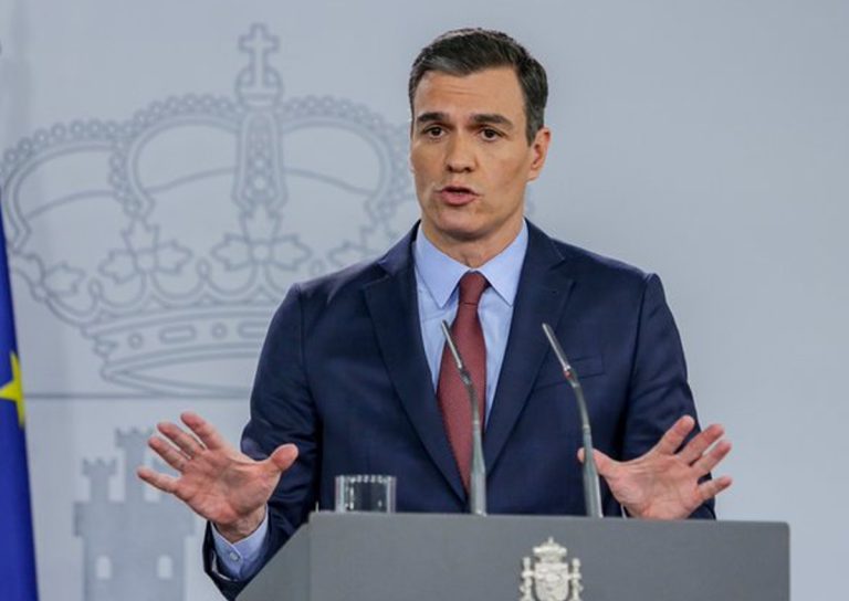 Se decreta el estado de alarma y se establecen nuevas medidas restrictivas.