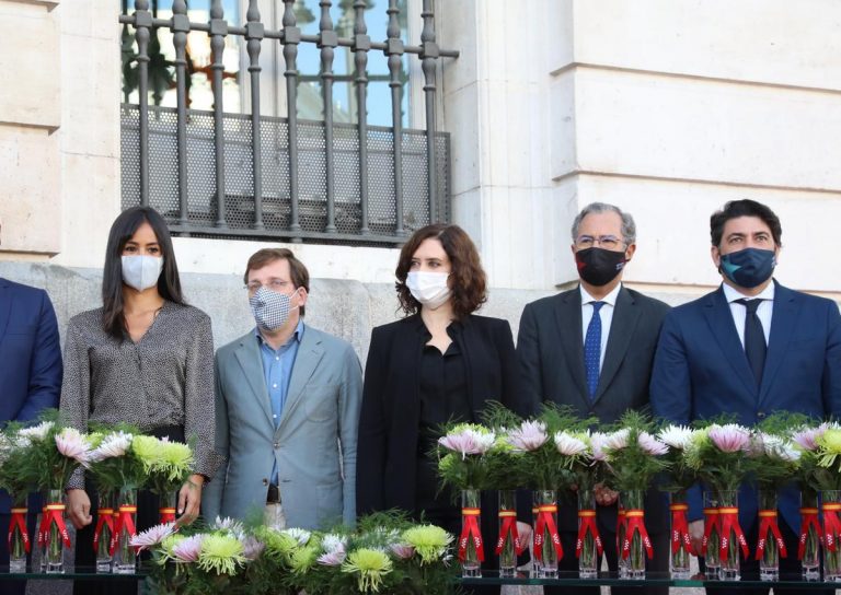 El Gobierno de Madrid realiza un homenaje a las víctimas de la COVID-19