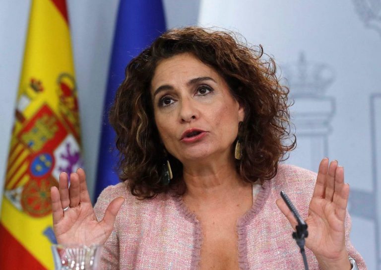 La ministra Montero anuncia reformas estructurales en el sistema fiscal