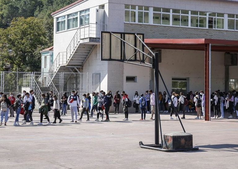 Los colegios comienzan a notar la ausencia de un protocolo de ventilación especial para los meses de invierno.