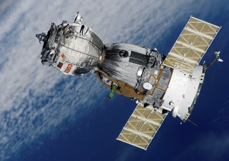 satélite Ingenio espacio