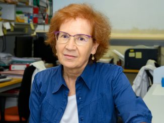 La especialista viróloga Margarita de Val recomienda aguantar las restricciones 8 semanas más.