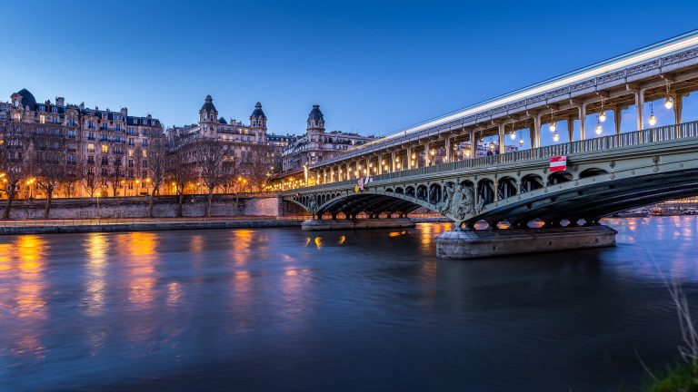 Francia investiga a varios ministros por violar el confinamiento