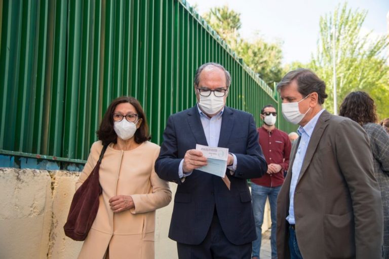 Ángel Gabilondo es ingresado al hospital