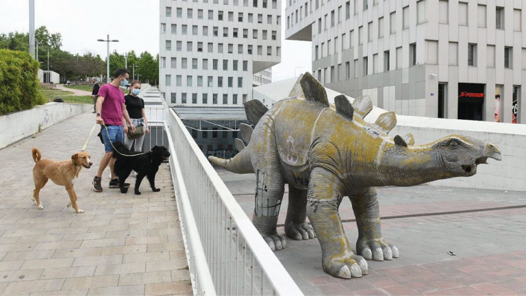 Dinosaurio Cadáver