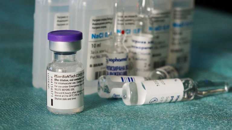 vacuna pfizer astenia