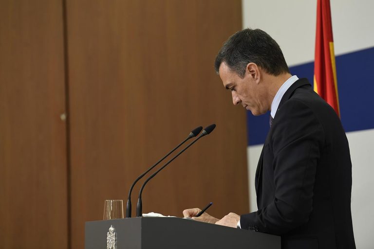 Vamos a explicar las diferencia entre ambas situaciones. ¿Qué es un estado de alarma? Para decreta