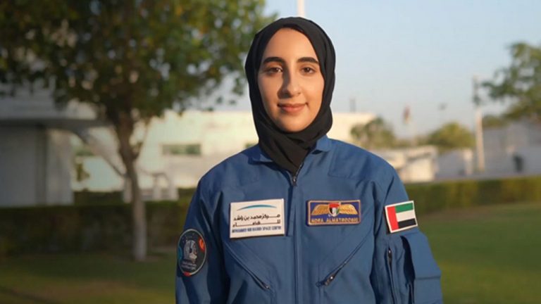 primera astronauta árabe nora al matrooshi