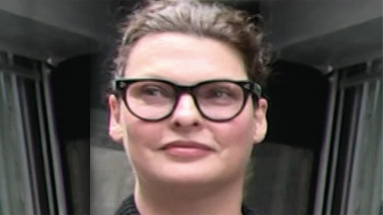 Desfigurada Linda Evangelista