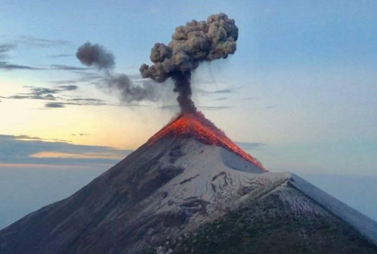 Guatemala, Volcán de Fuego