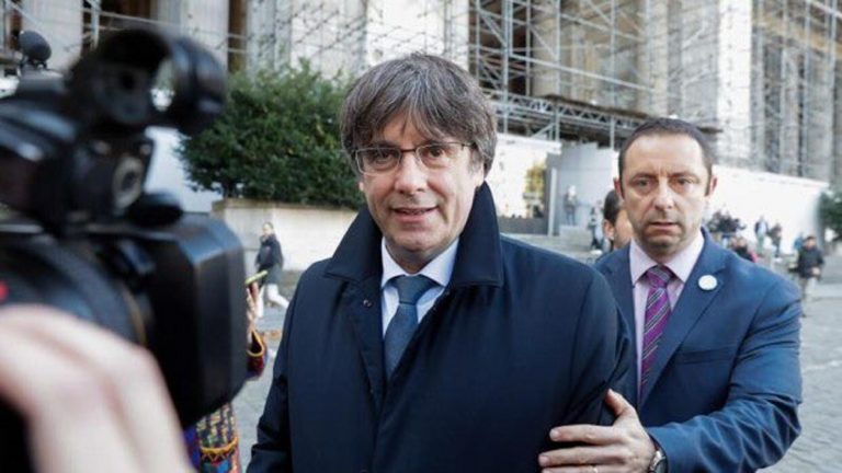 Puigdemont abandona Cerdeña y vuelve a Bruselas