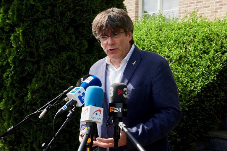 Confrontación con el Estado, eso pide Puigdemont a sus fieles