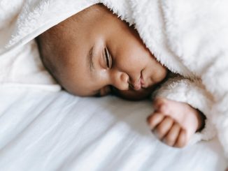 mujer-da-luz-primer-hijo-india
