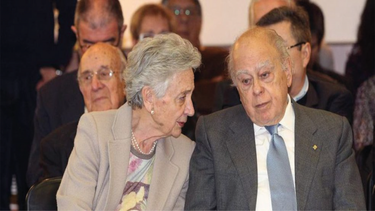 A la Familia Pujol roban ordenadores y móviles