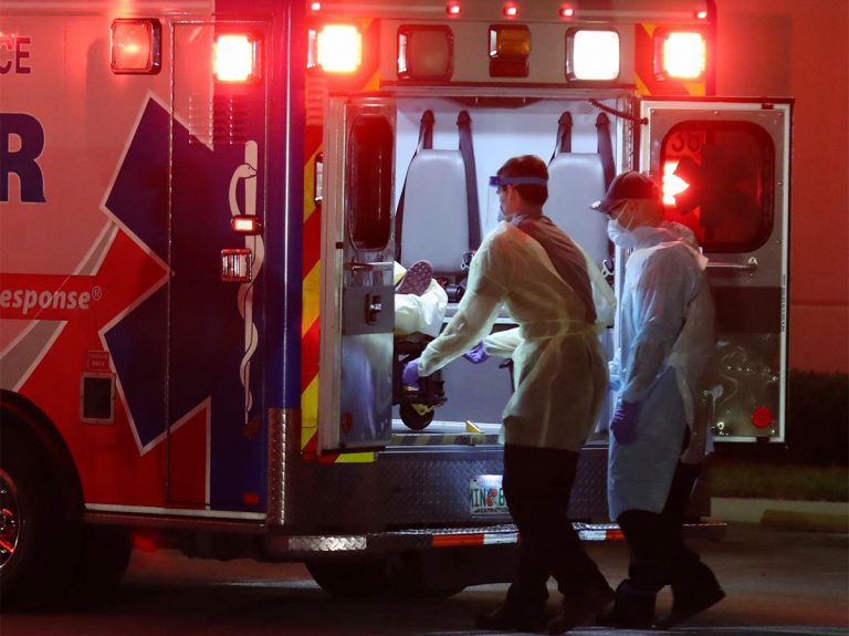 Una mujer con covid es internada por delirio en un hospital