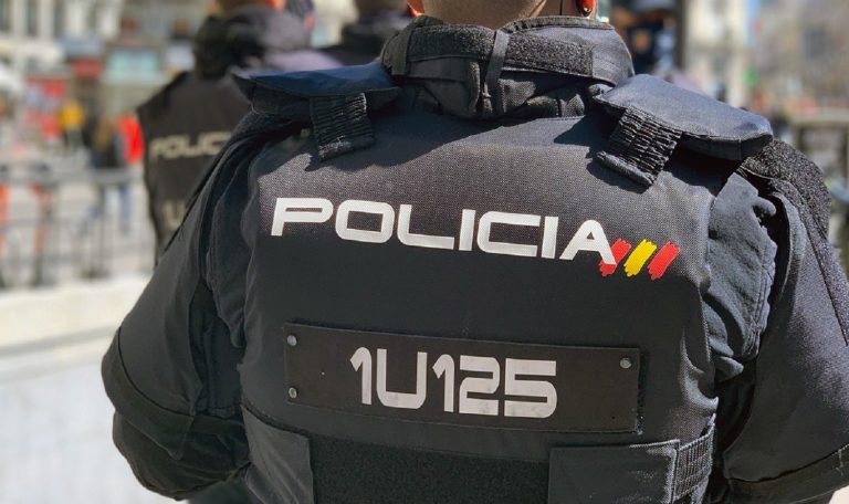 policías Madrid cacheo