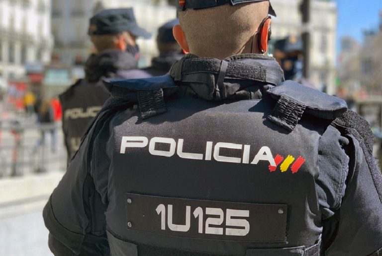 policías madrid cacheo