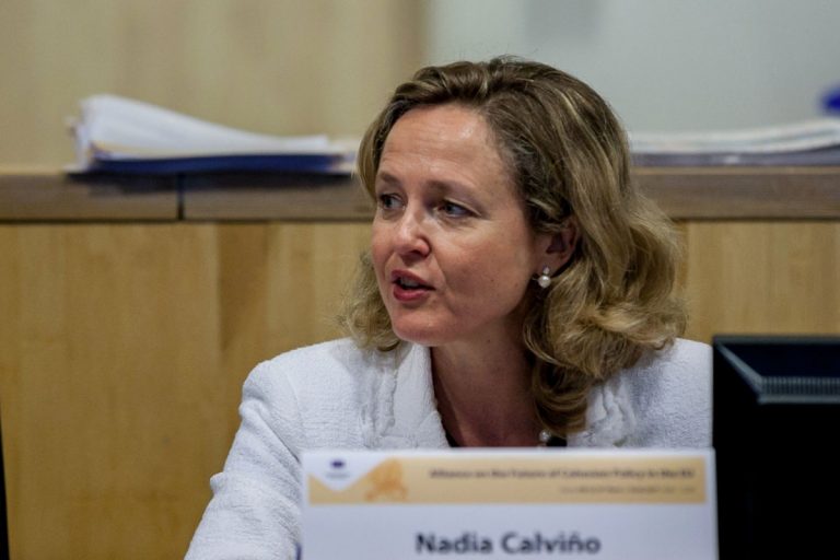 El Gobierno presenta los nuevos ERTE a los empresarios