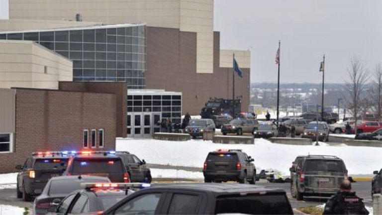 Tiroteo escuela Michigan detenido