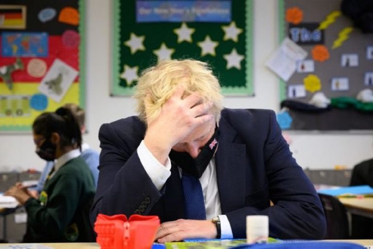 dimite ministro johnson