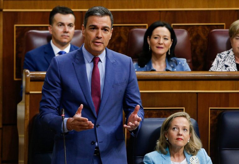 amenaza gobierno salarios