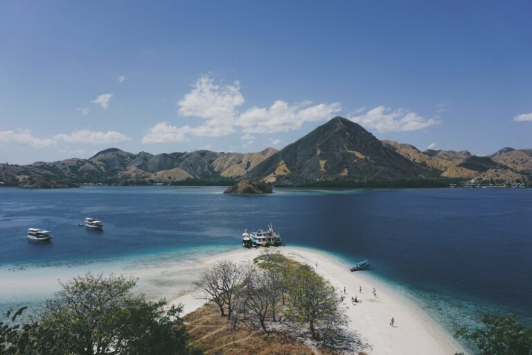 muertos naufragio Indonesia