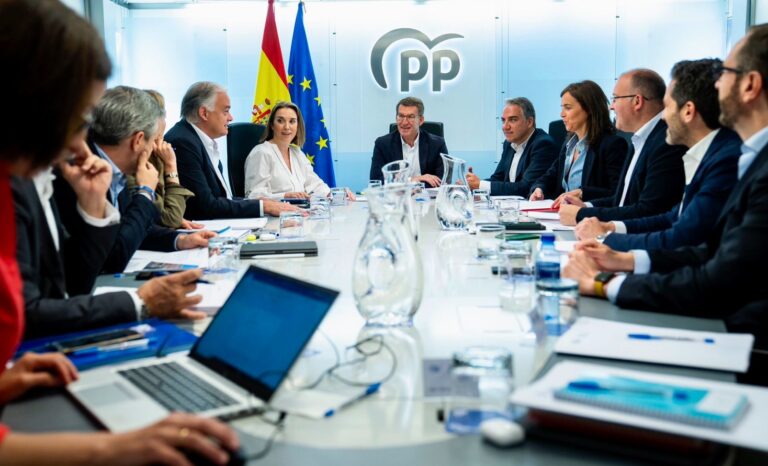 PP Vox mayoría absoluta