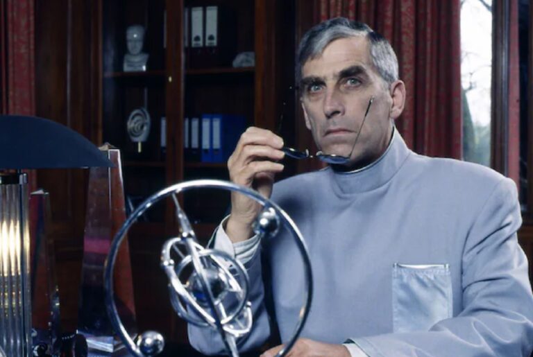 muere Terrence Hardiman