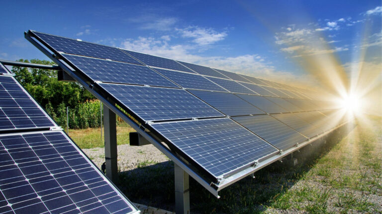 Los beneficios de la energía solar: un recurso fundamental para el bienestar financiero y medioambiental