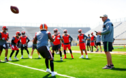shedeur sanders desata la polemica en los browns durante los otas de la nfl 2025 1749753035