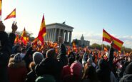 masivas protestas en madrid exigen la renuncia del gobierno de sanchez por corrupcion 1764549155