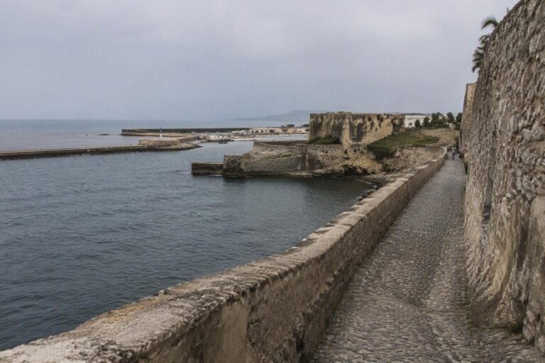 Impacto económico y humanitario en Ceuta tras la llegada masiva de migrantes