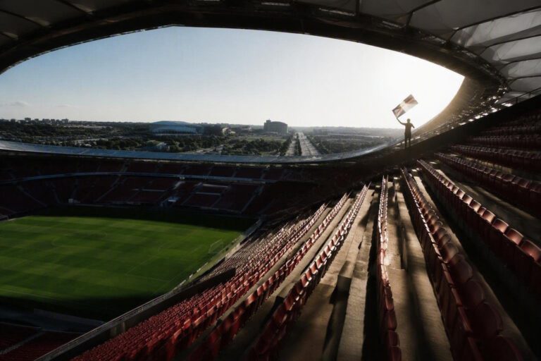 Protestas en el Atlético de Madrid: La Afición Exige la Salida de Julián Álvarez