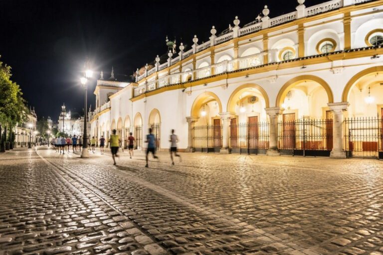 Agenda del viernes 25: toros, reggaetón y carrera nocturna en Sevilla