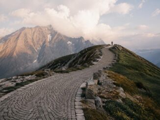 Guía completa para entender y superar las etapas de montaña en ciclismo