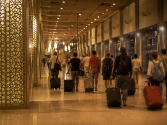 Impacto económico de la crisis migratoria: el turismo español huye de Marruecos
