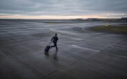 Trucos económicos para proteger traje y equipaje en tus viajes