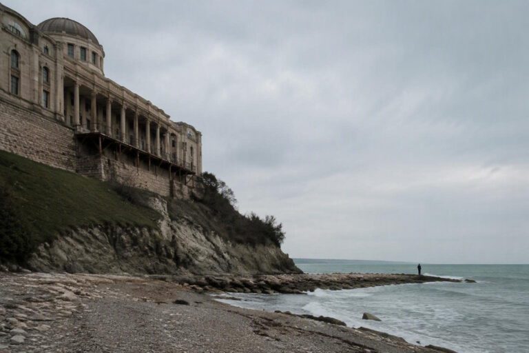 Ancona e Conero: biblioteche, caffè e spiagge dove leggere