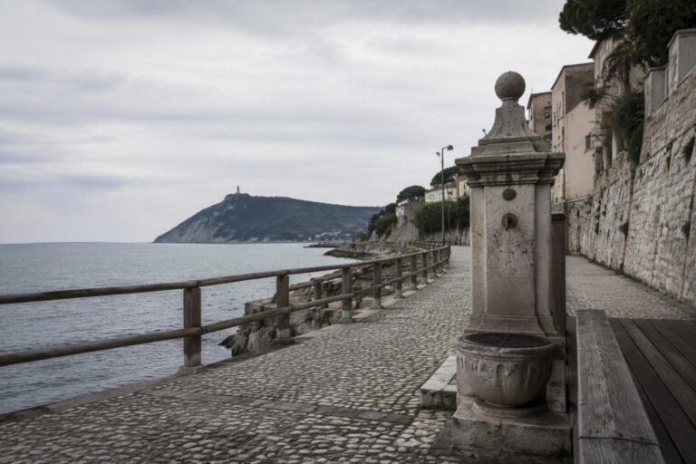 Ancona in un weekend: musei, sport tra Passetto e Conero