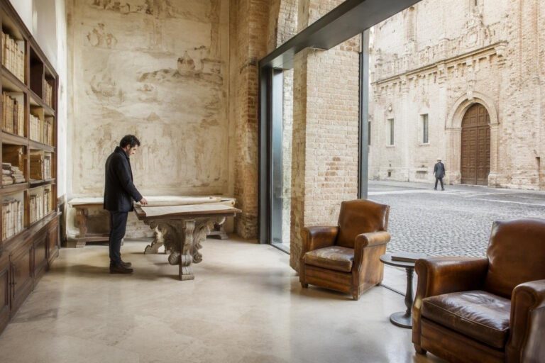 Ancona letteraria: guida a librerie, biblioteche e caffè-libri
